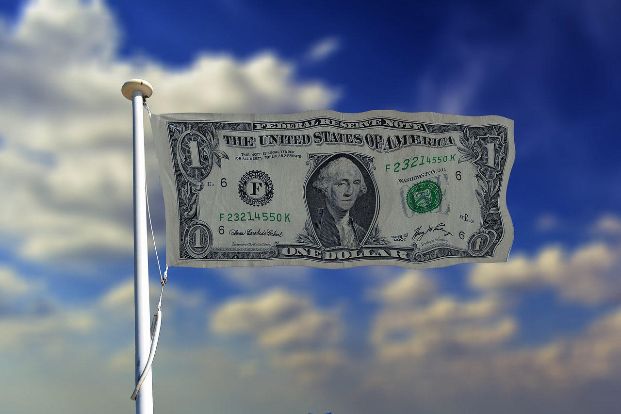 Dollar Softens ahead of U.S. Presidential Elections